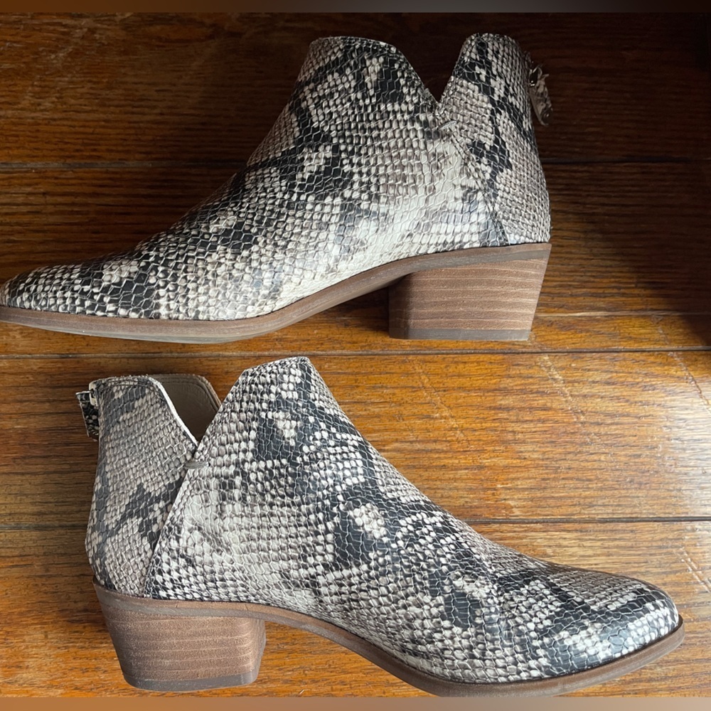 Dolce Vita Black and Gray Ankle Booties - Picture 10 of 10